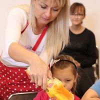 W Ośrodku Kultury w Czyżowicach, dzieci przygotowywały ciasteczka dla Mikołaja.