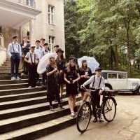 Sesja zdjęciowa stylizowana na lata 20.XX wieku. w ramach Konkursu Wiedzy o Powstaniach Śląskich (1)