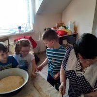 Tłusty czwartek w Świetlicy w Uchylsku (13)