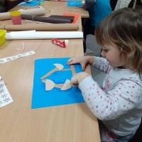 Zajęcia plastyczne w świetlicy w Uchylsku. (3)